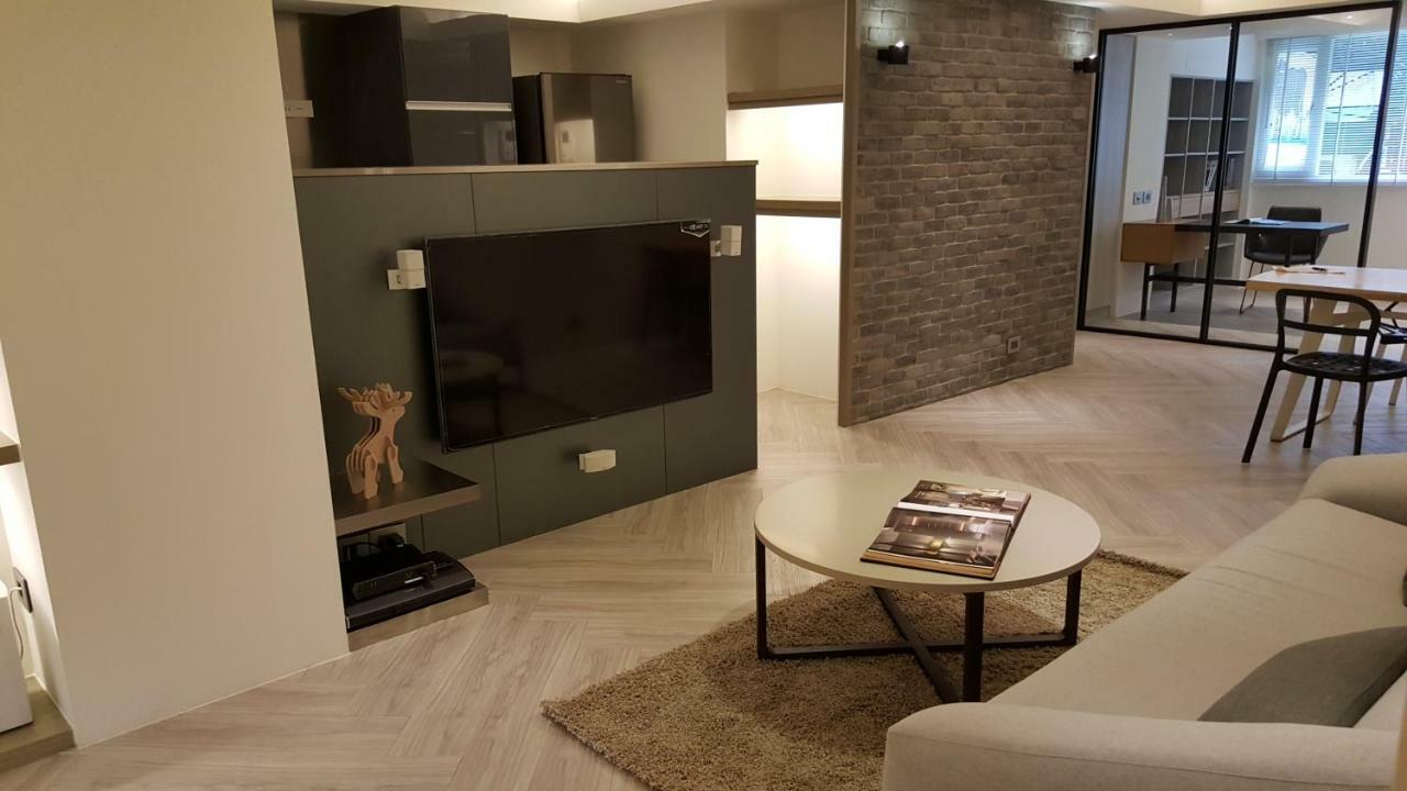 3 Bedrooms And 1 Study And 3 Bathrooms Near Taipei 101 & Mrt المظهر الخارجي الصورة